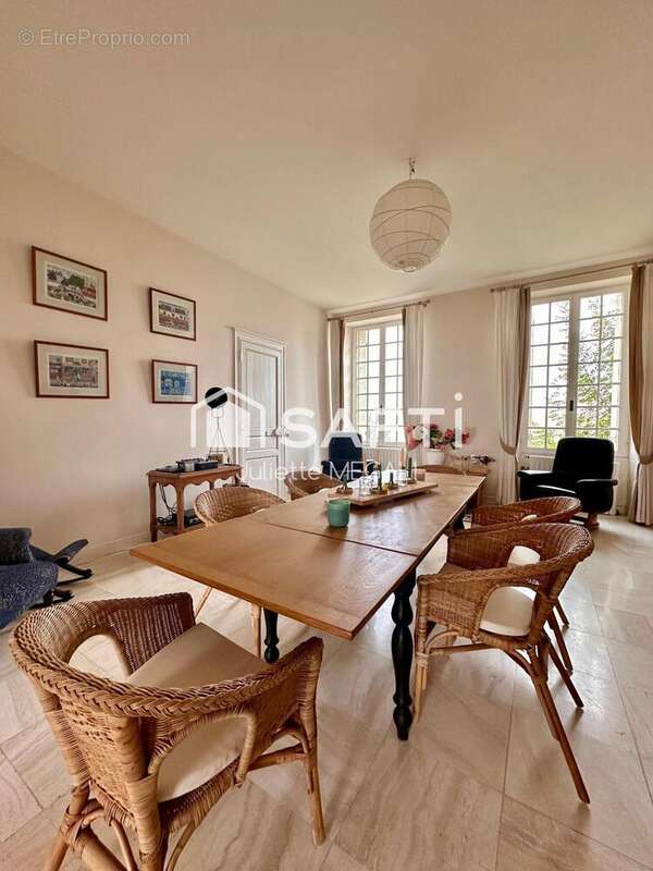 Maison 379 m² à Sauveterre-De-Guyenne  - photo 4