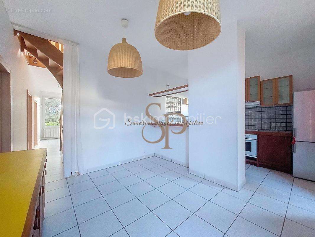 Maison à LORREZ-LE-BOCAGE-PREAUX