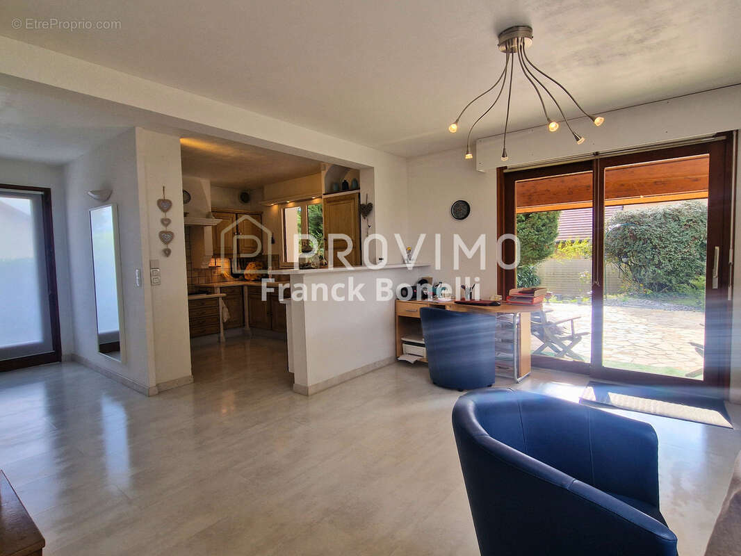 Maison à SAINT-JULIEN-EN-GENEVOIS