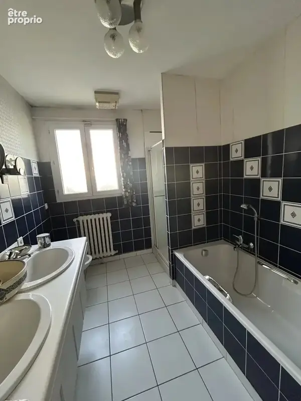 Maison - 169 m2 à ingre - photo 8