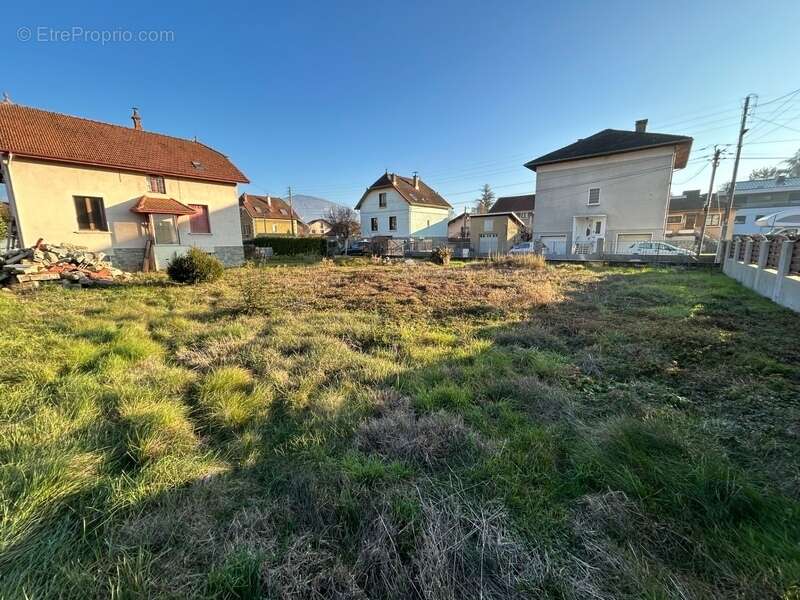 Terrain à SAINT-ALBAN-LEYSSE