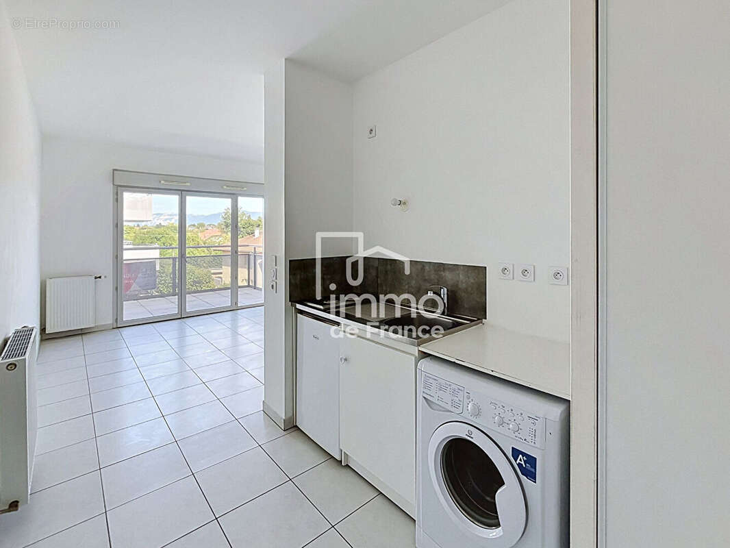 Studio récent 29m2 avec balcon et parking proche Genève - photo 6