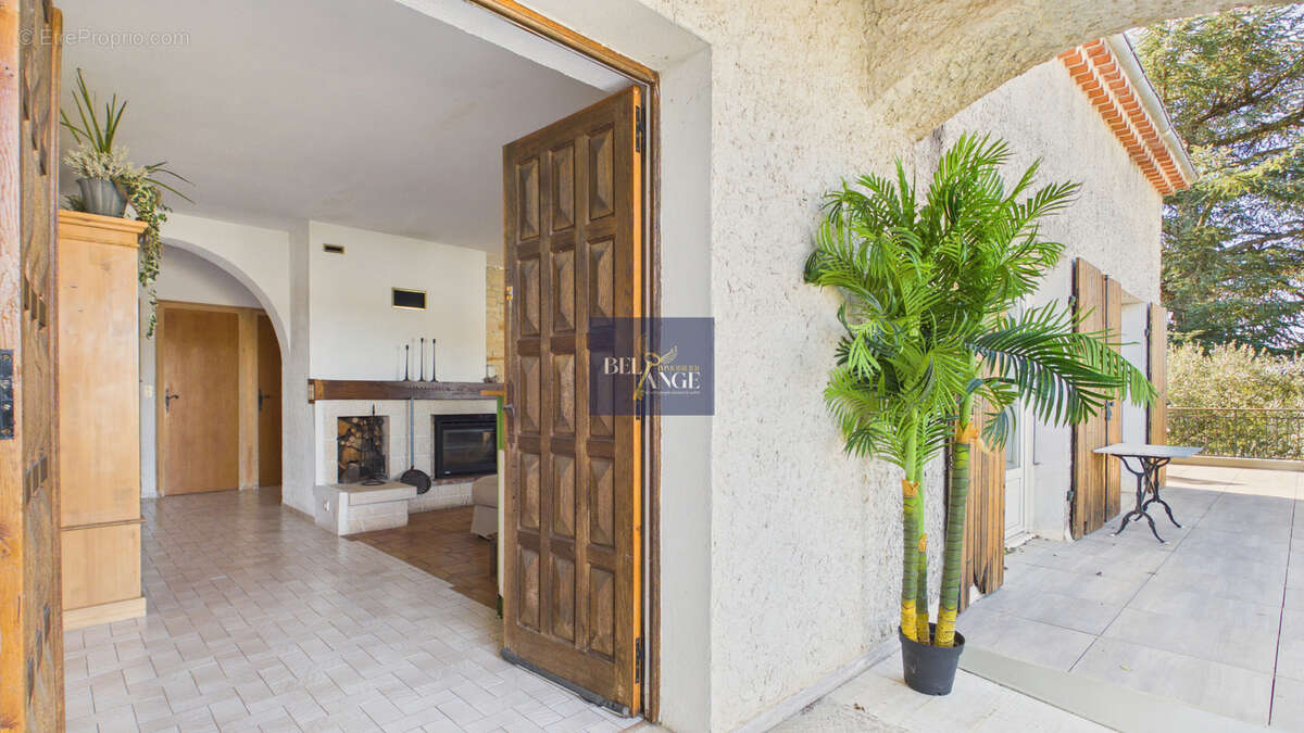 Maison à BERRIAS-ET-CASTELJAU