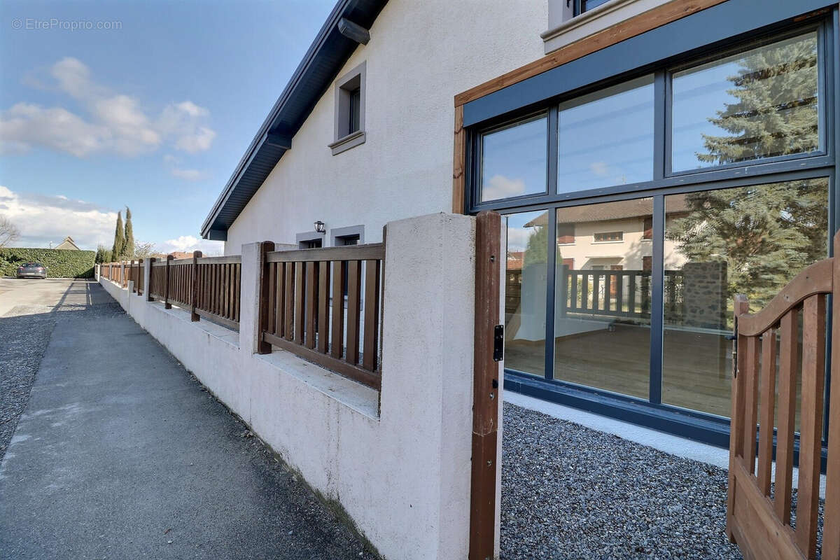 Maison 114 m² à Douvaine  - photo 3
