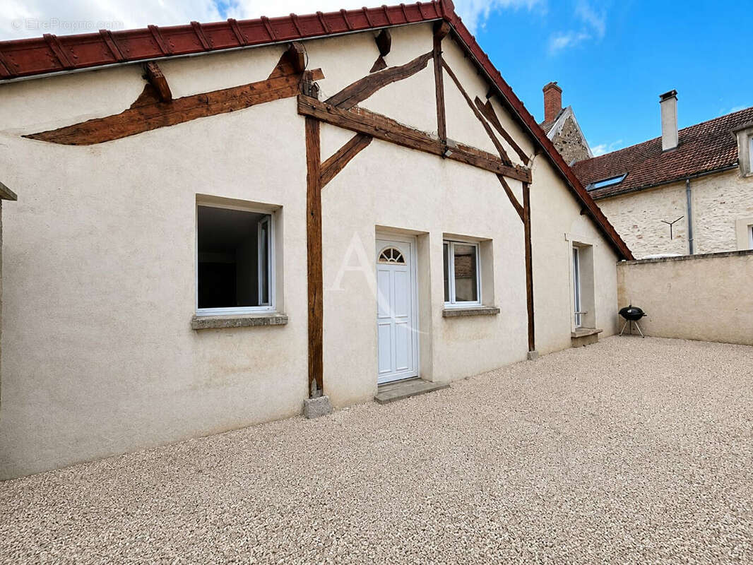 Maison à ANGERVILLIERS