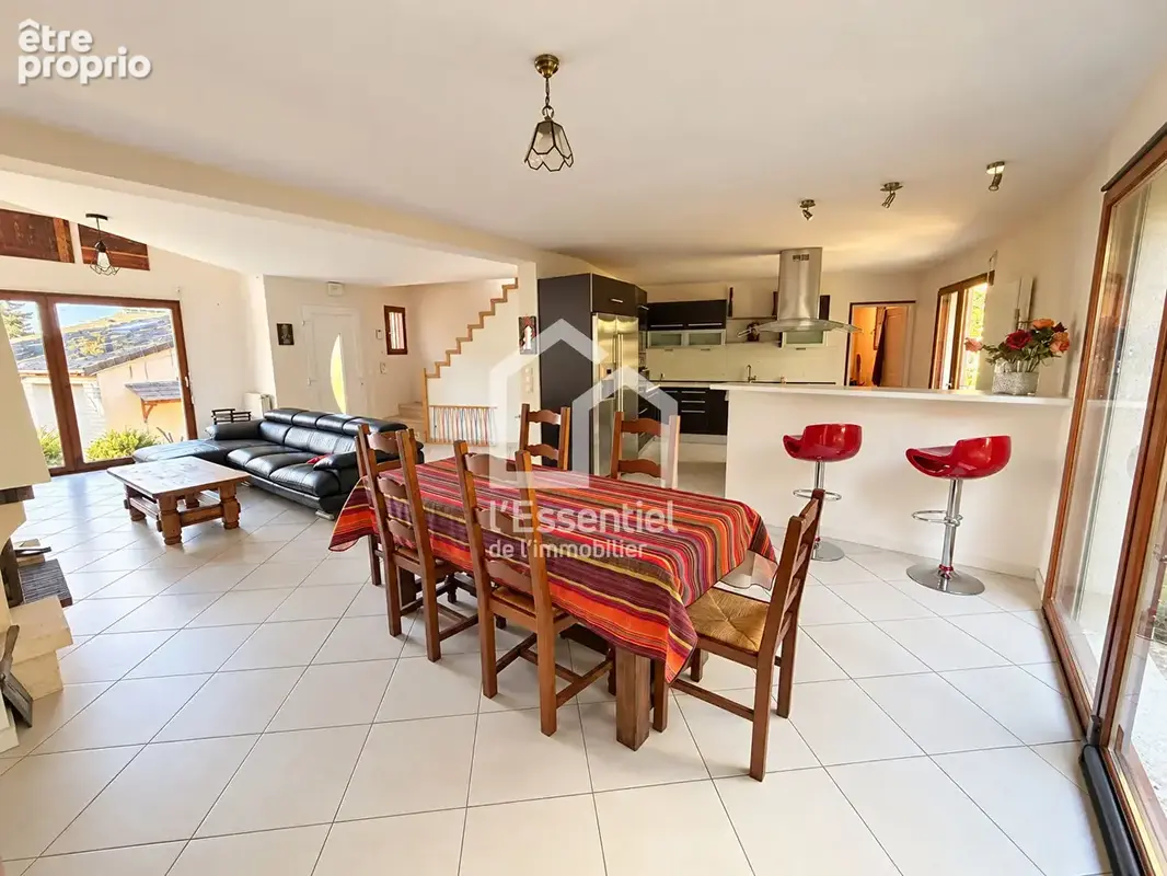 A vendre - maison d'architecte ndividuelle - 158 m² - sous sol total - terrain 977 m² - photo 2