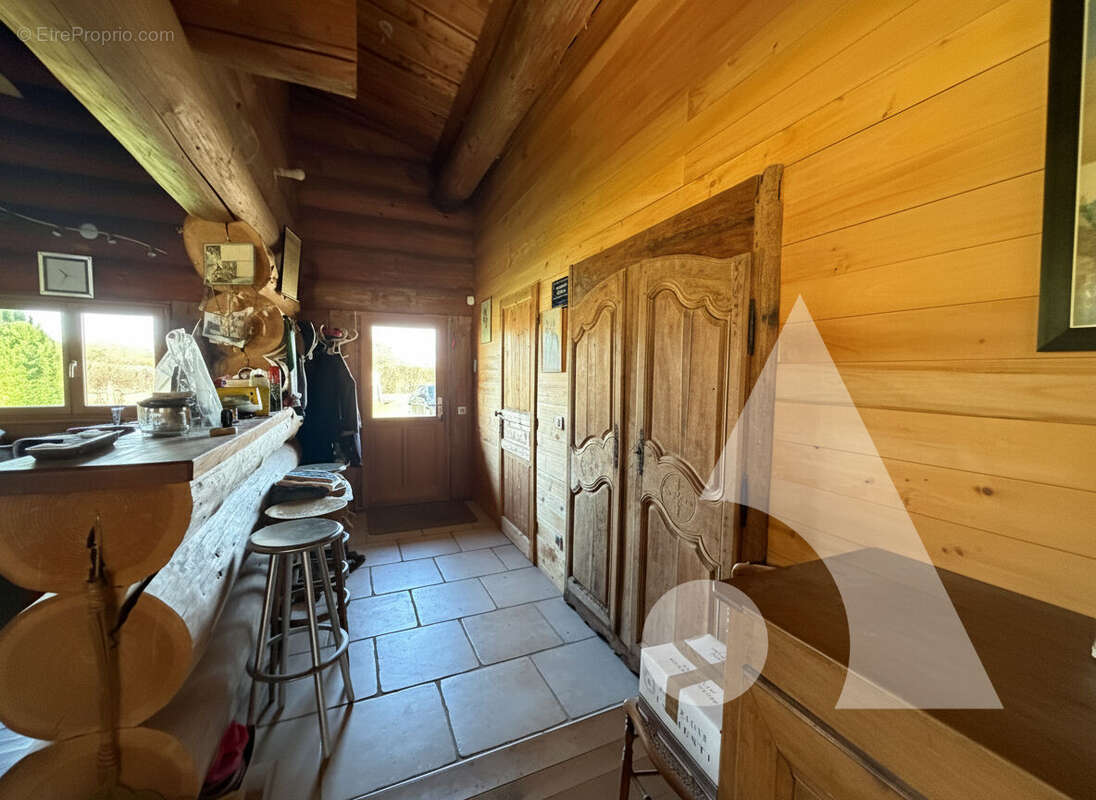 Chalet 99.5 m2 2 chambres,  Dépendance 80m2, Terrain 4343m2 - photo 11