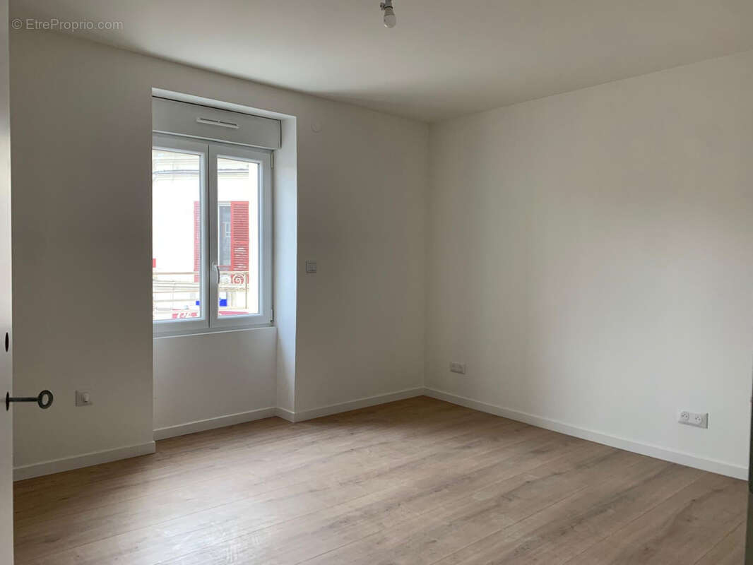 Autre à LES MUREAUX