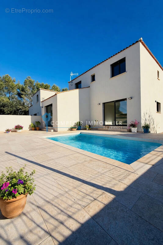 Maison à VERGEZE