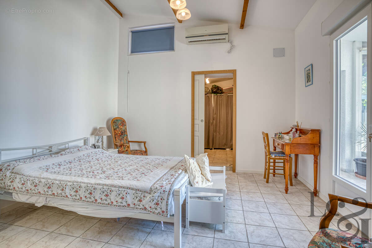 Maison rénovée à vendre proche commerces de Villeneuve-sur-Lot - photo 8