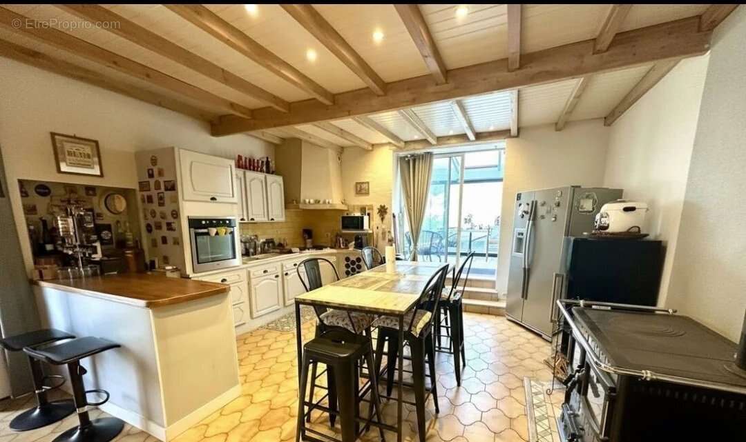 Maison à LACHAPELLE-SAINT-PIERRE