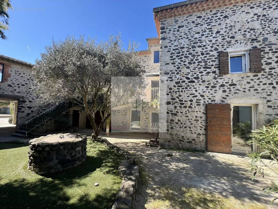 Maison à ALBA-LA-ROMAINE