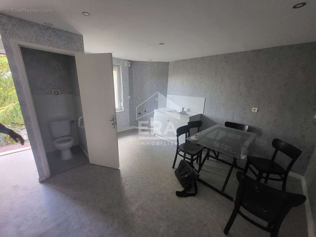 Autre à SALLAUMINES