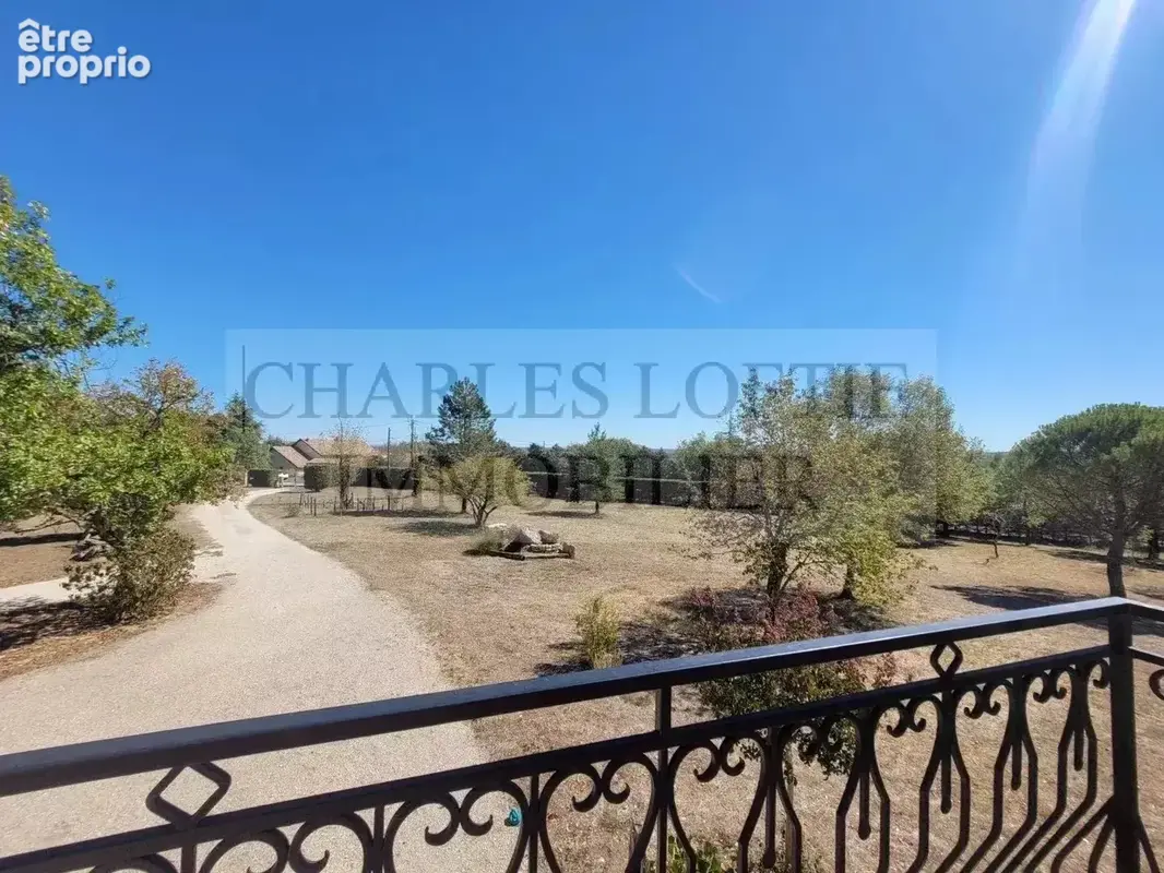 Belle maison familiale aux abords de Cahors sur terrain de 7500 m² - photo 3