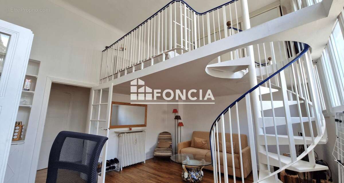 Appartement à PARIS-14E