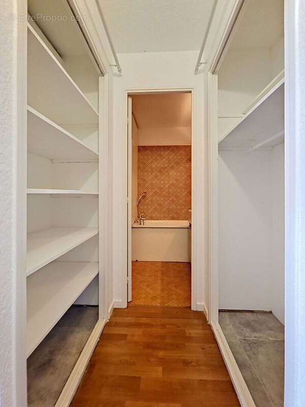 Appartement T1 à Avignon - Excellent état, avec ascenseur, parking et cave - photo 5