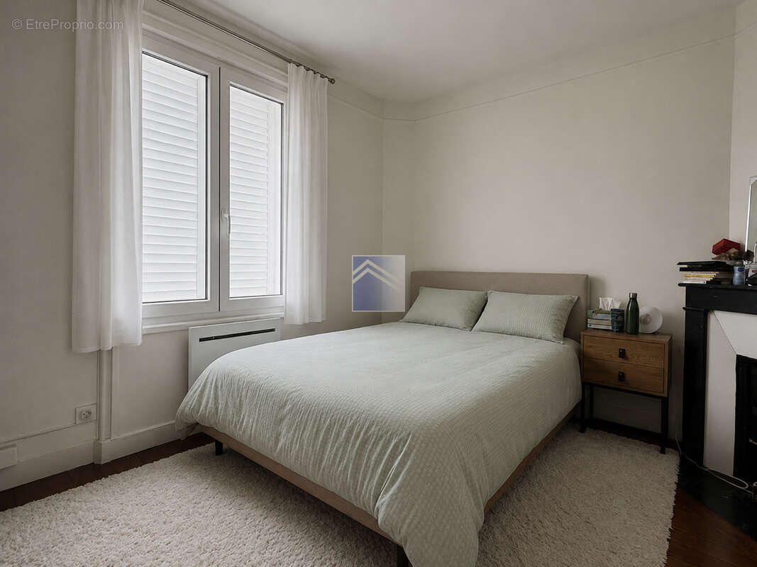Appartement à COURBEVOIE