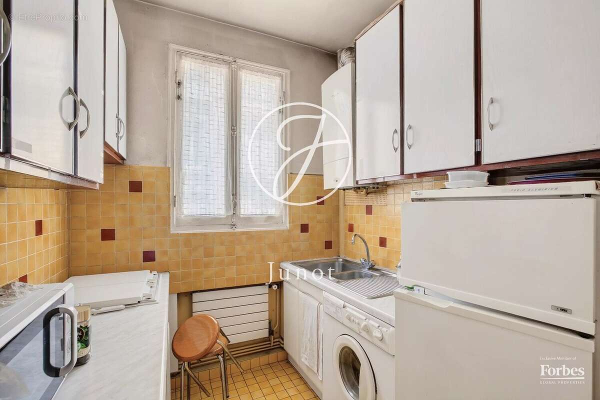 Paris 14e - RUE ROLI - Appartement à vendre - 3 pièces - 68,04m² Carrez - 1/2 chambres - Vue dégagée sur le parc. - photo 11