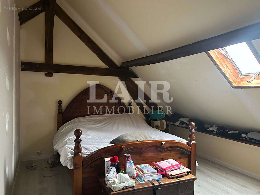 Jolie Maison en Pierres à vendre à Ste Marie du Bois - Ref O14540 - photo 9