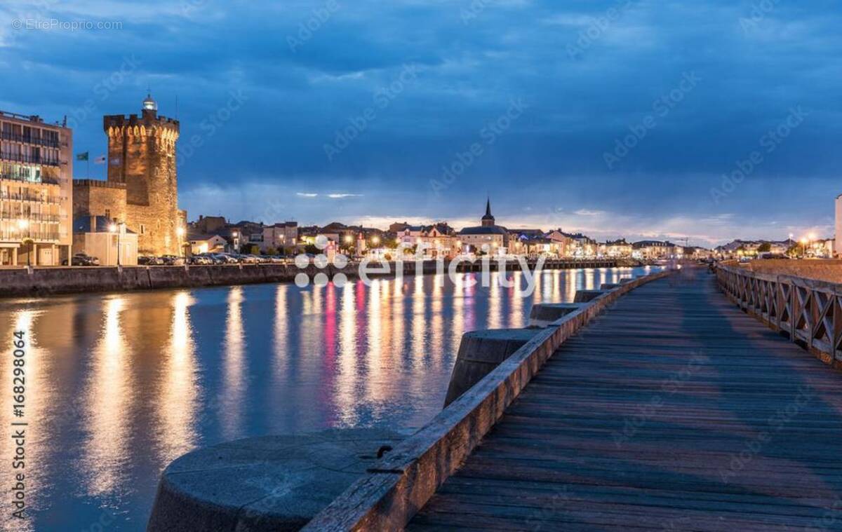 Commerce à LES SABLES-D'OLONNE