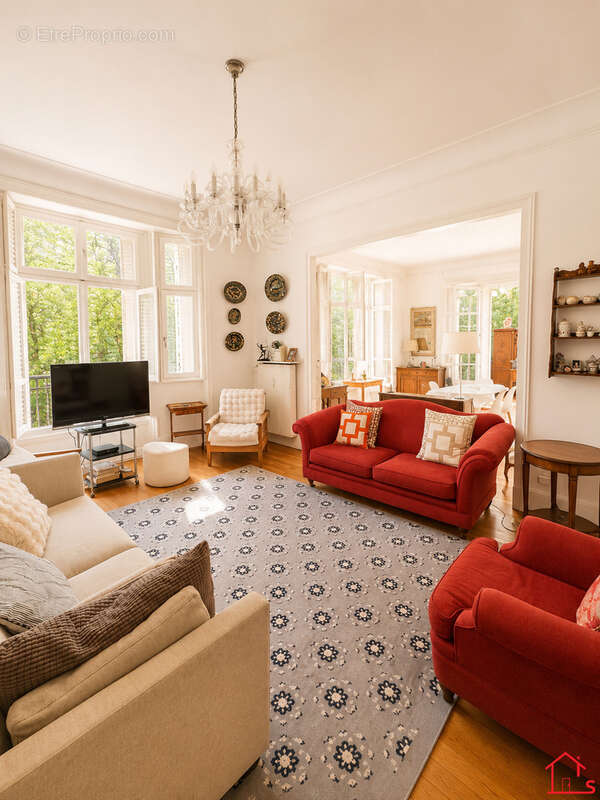 Avenue anatole france vaste appartement de caractere - photo 4