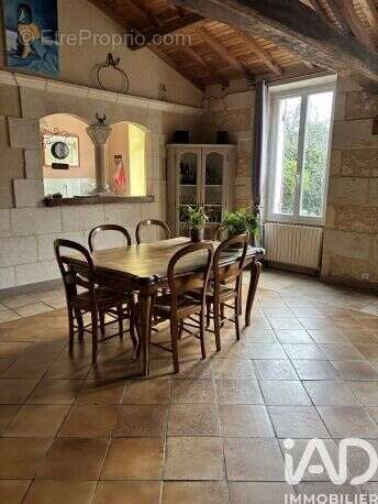 Maison 220 m² à Chepniers  - photo 8