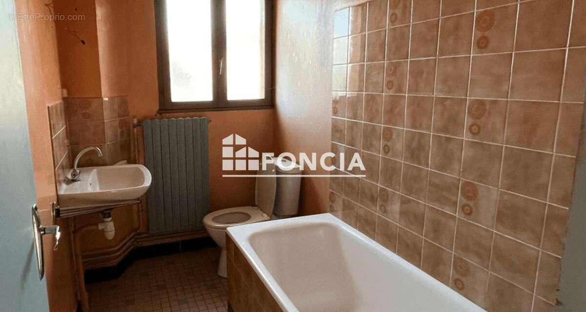 Maison à FRESNAY-SUR-SARTHE