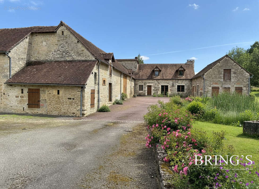 Maison à ARCONNAY