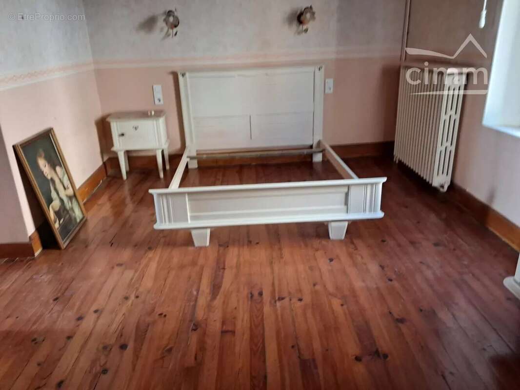 a vendre maison de village rénovée avec grande cour - photo 7