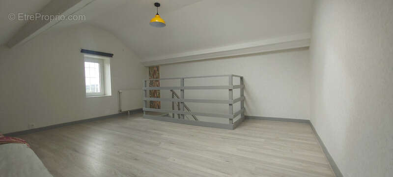 Maison à SAINT-JUNIEN