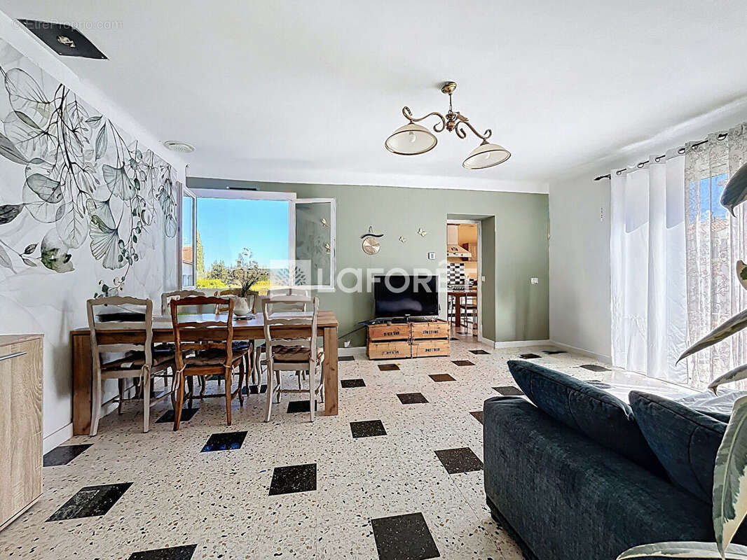 Maison à SAINT-GENIS-DES-FONTAINES