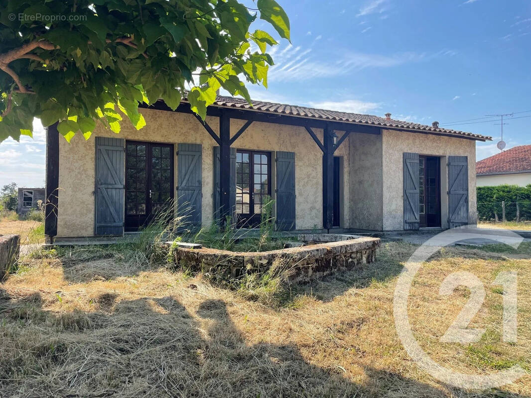 Maison à COUTRAS