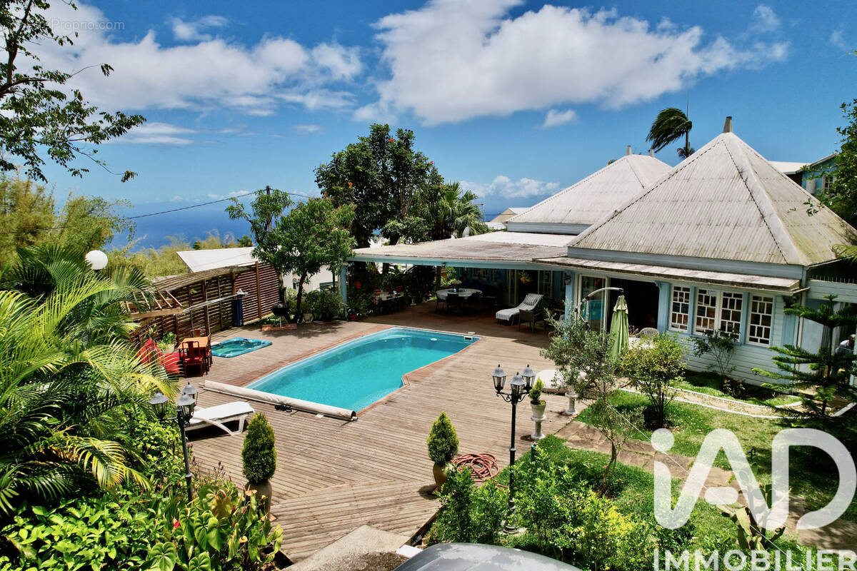 Photo 1 - Maison à SAINT-DENIS