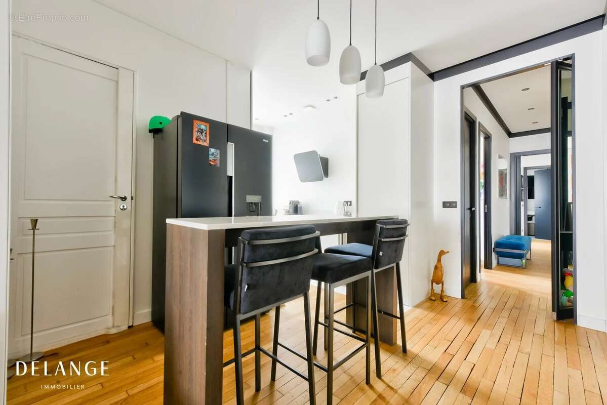 Appartement à PARIS-17E