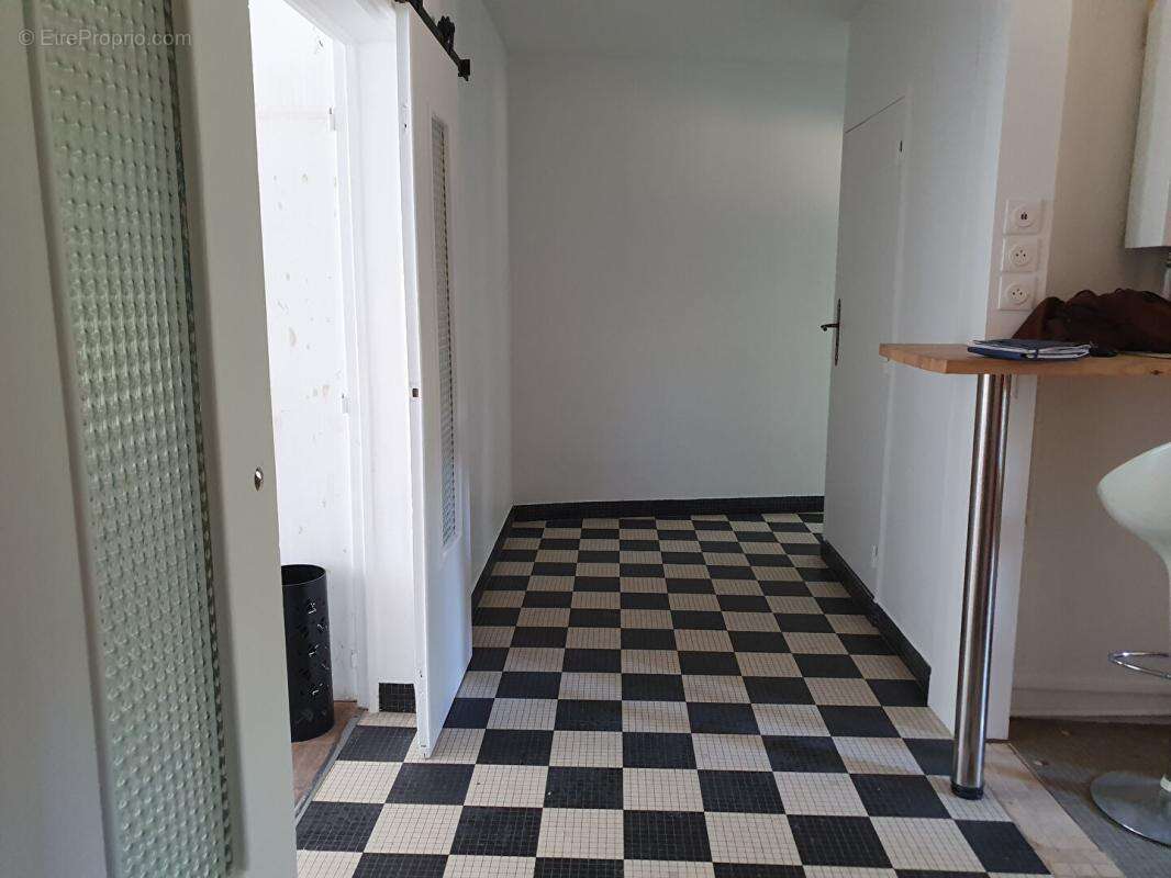 Nantes - CANCLAUX -  Rue de Gigant -Appartement 3 pièces avec cave et stationnement privatif sécurisé - photo 6