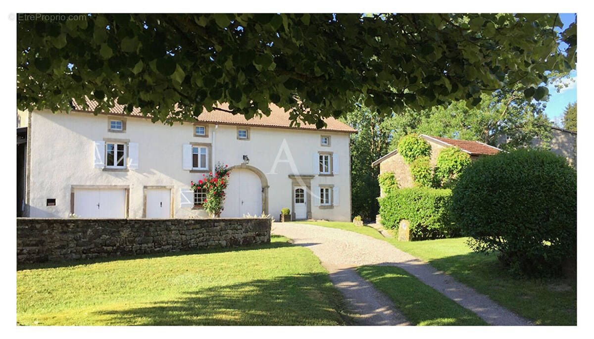Maison à UZEMAIN