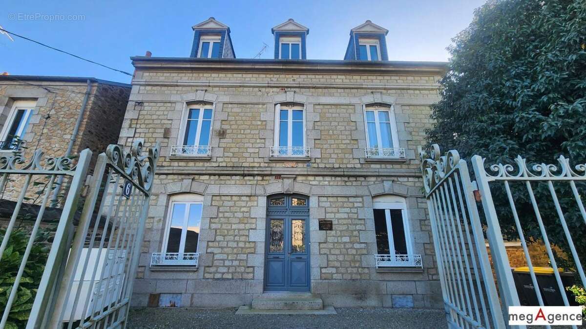 Appartement à FOUGERES