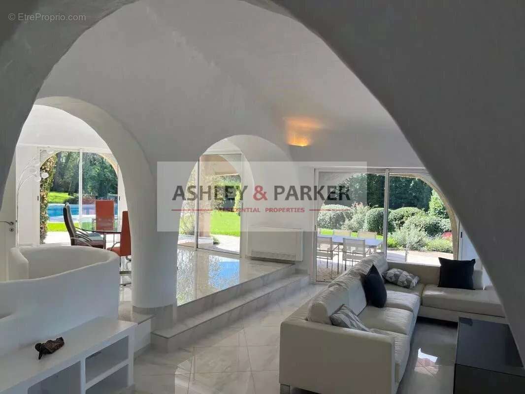 Maison à MOUANS-SARTOUX