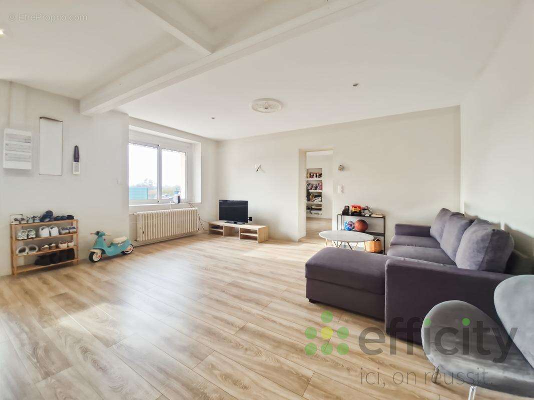 Maison à SARGE-LES-LE-MANS