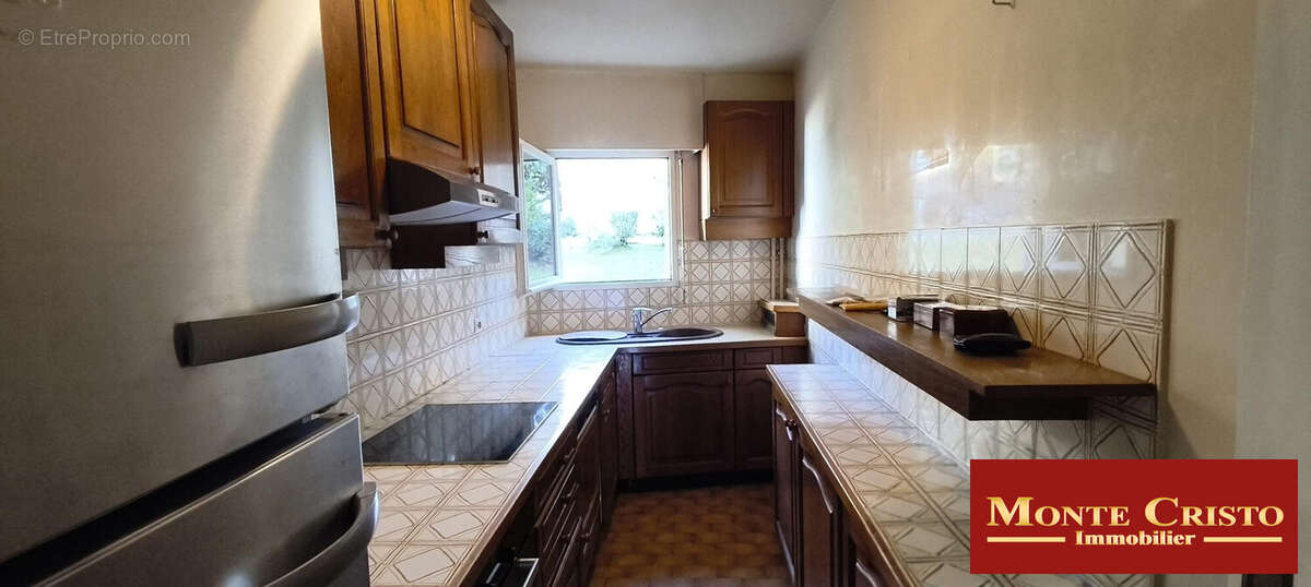 CUISINE EQUIPEE - Appartement à VERSAILLES