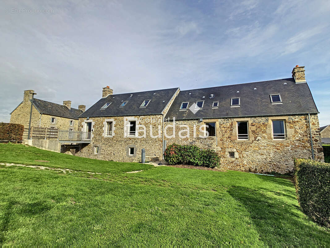 Maison à AGON-COUTAINVILLE