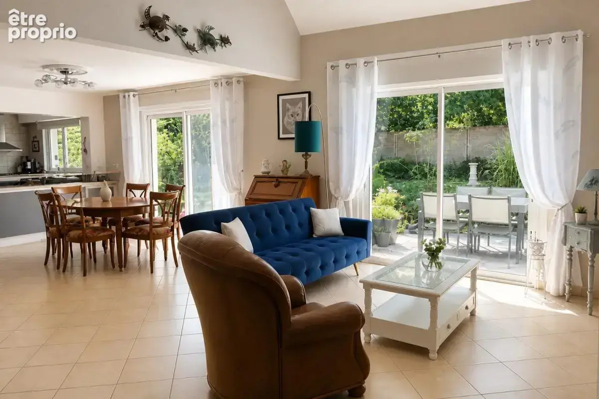Maison de 7 pièces de 233 m² à La Chapelle-sur-Erdre - photo 1