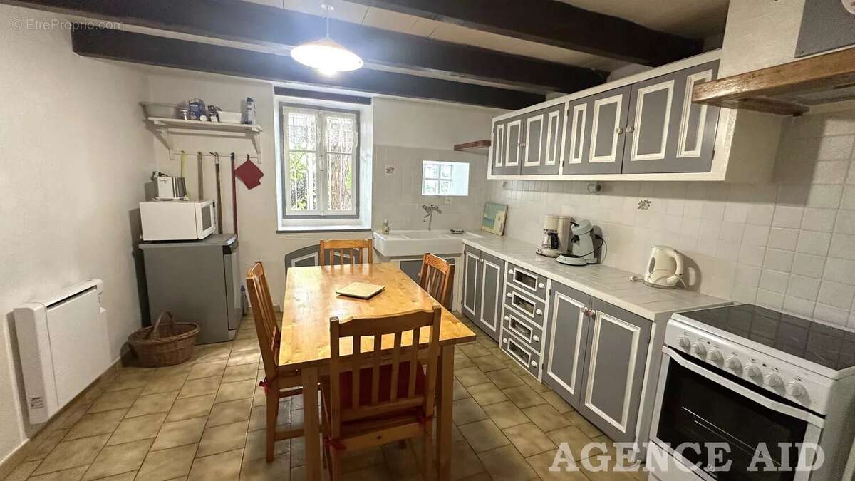 Maison à CUGES-LES-PINS