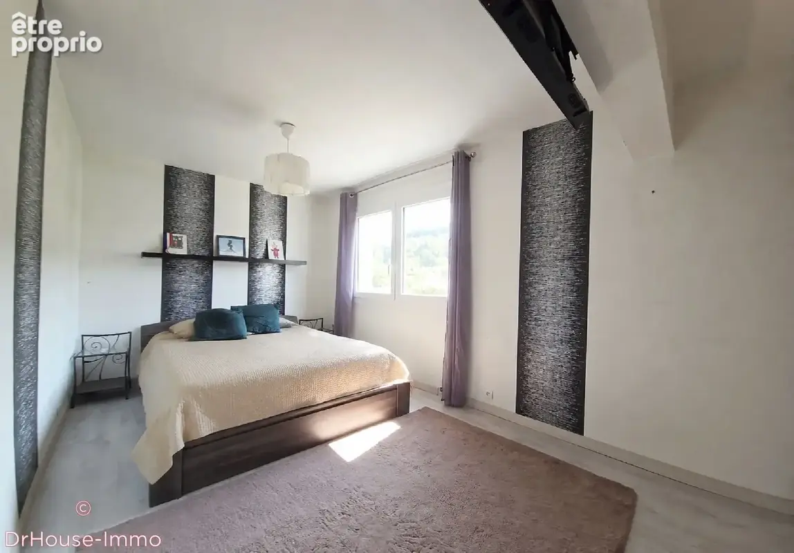 Maison 6 pièces 146 m² à vendre à Le Chambon-Feugerolles (42500) - photo 33