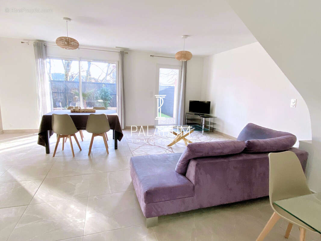 Maison à GREOUX-LES-BAINS