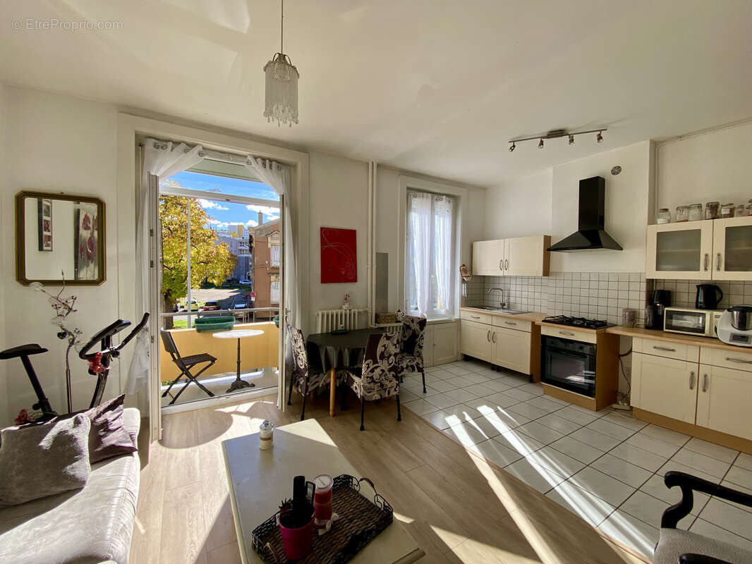 Appartement à SAINT-ETIENNE