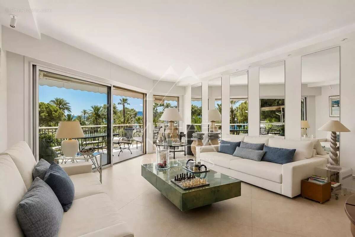 Cannes - Croisette - Élégant 4 pièces avec terrasse - photo 6