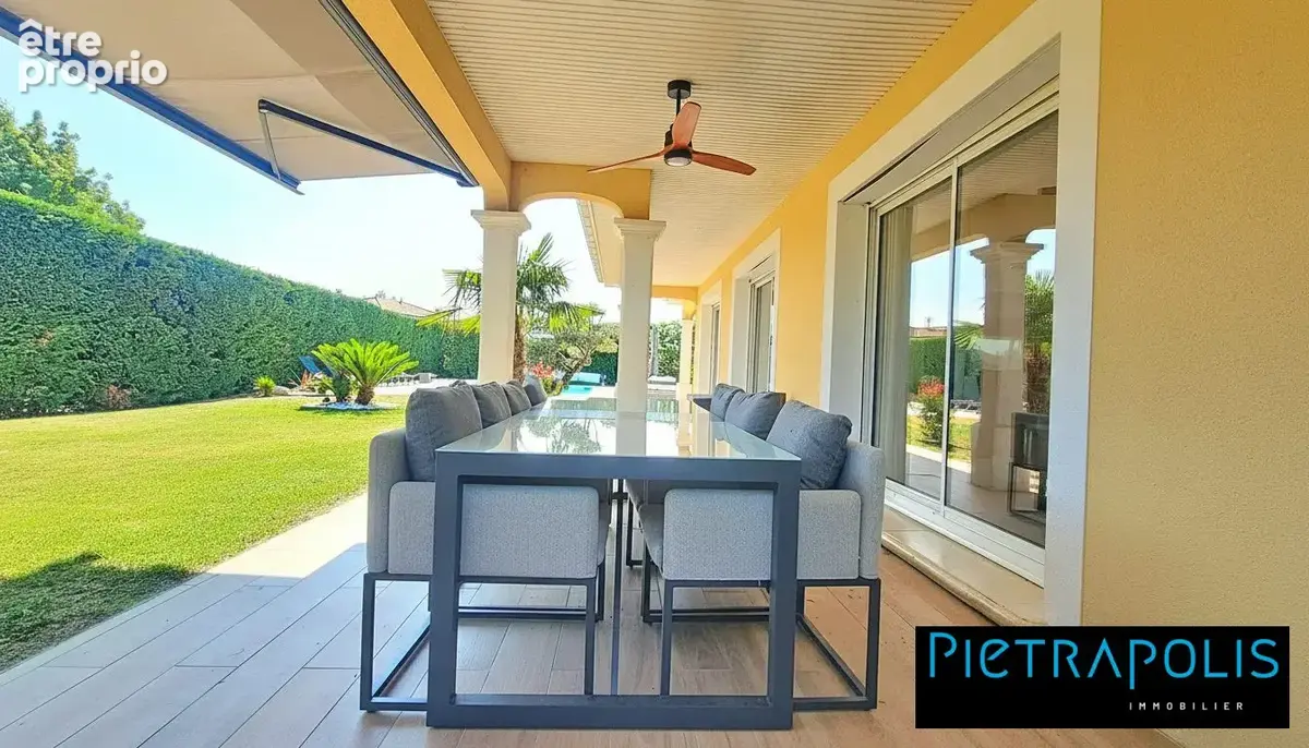 Maison 176 m² à Saint-Bonnet-De-Mure  - photo 8