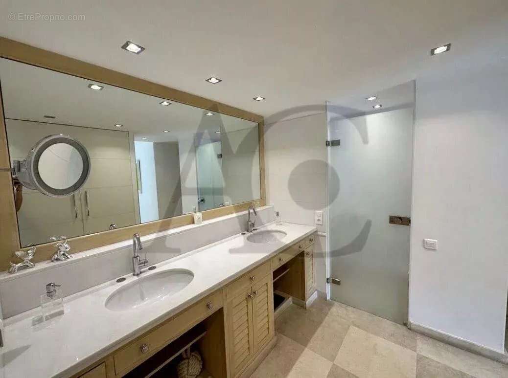 Maison à VILLENEUVE-LOUBET