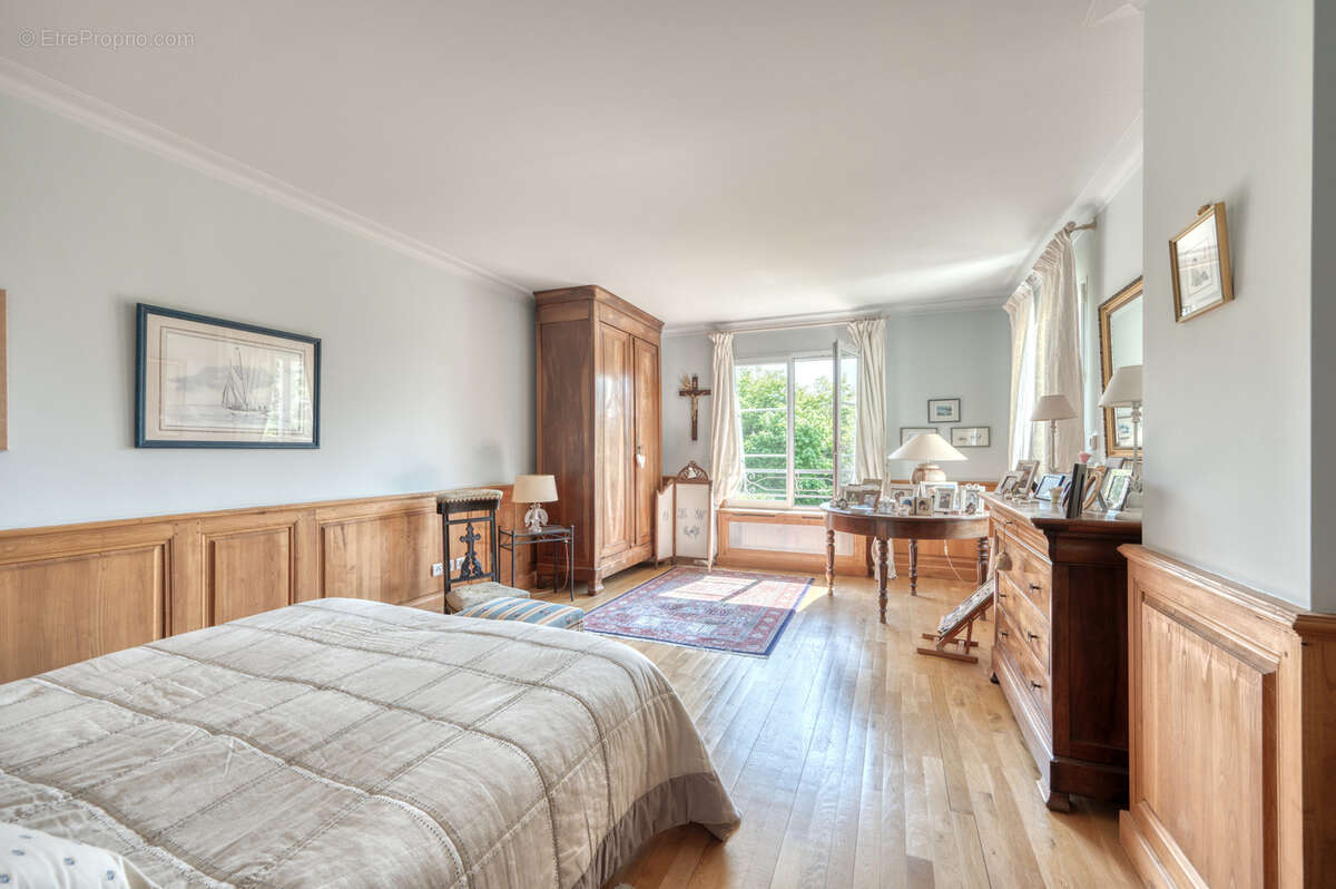 Maison à SAINT-NOM-LA-BRETECHE